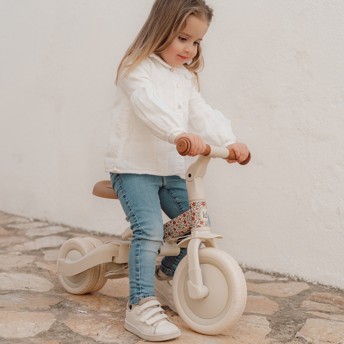 Little Dutch 4 in 1 Tricycle – White Floral
