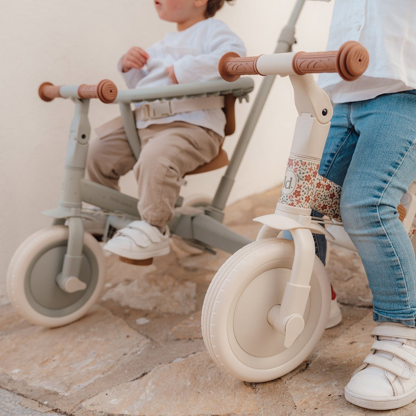 Little Dutch 4 in 1 Tricycle – White Floral